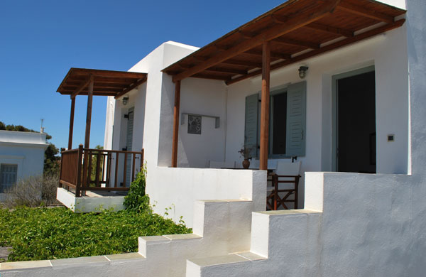 The rooms Flora near the square of Artemonas