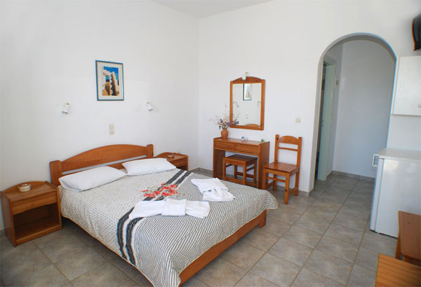 The rooms Flora near the square of Artemonas