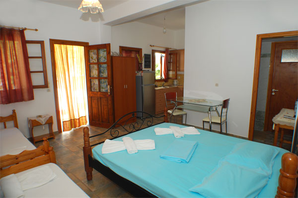 Maria studios in Cheronissos, by the sea