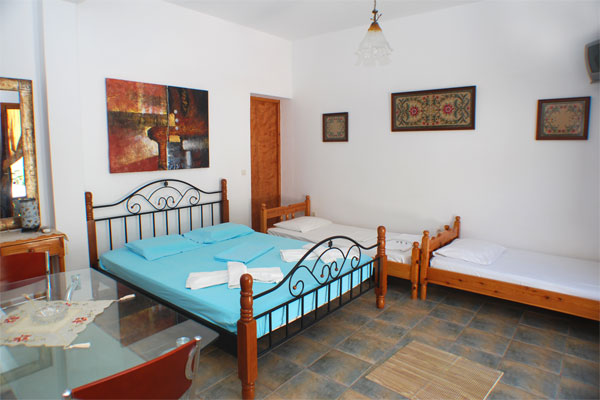 Maria studios in Cheronissos, by the sea