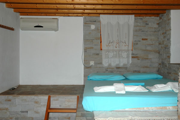 Maria studios in Cheronissos, by the sea