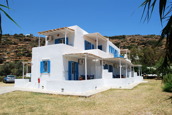 Papantonis rooms, the only rooms at the beach of Apokofto