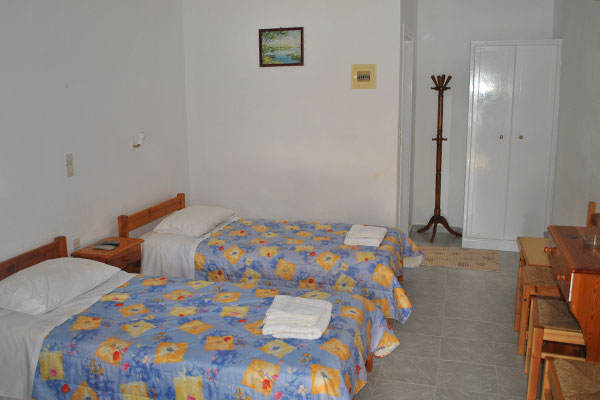 Anna studios in Vathi, a few meters away from the beach