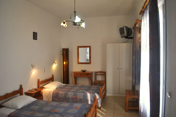 Anna studios in Vathi, a few meters away from the beach