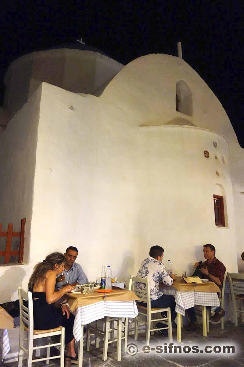 A restaurant at the central alley of Apollonia