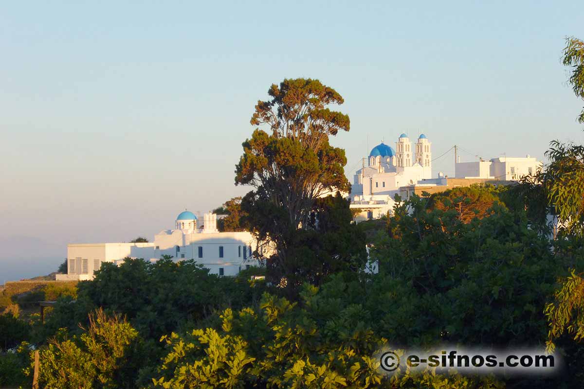 The church of Agios Ioanis in Pano Petali, as seen from the path