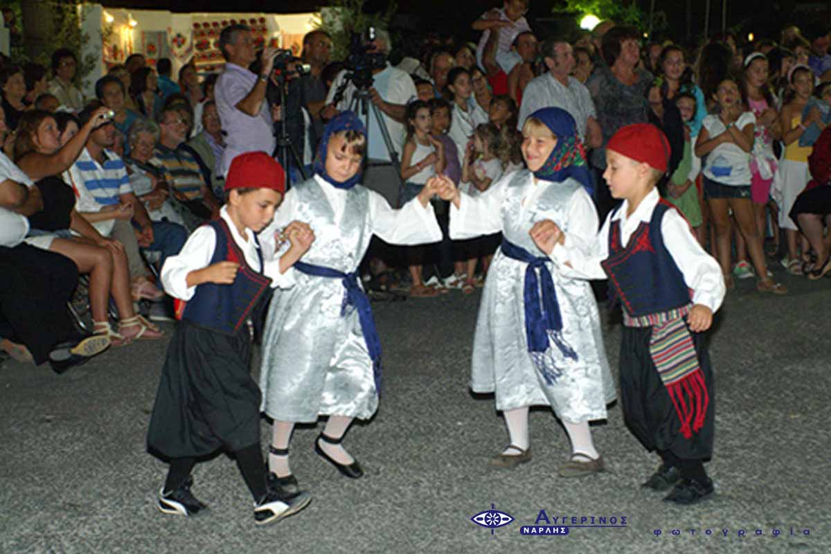 Presentation of Greek traditional dances by children at the Cycladic Gastronomy Festival
