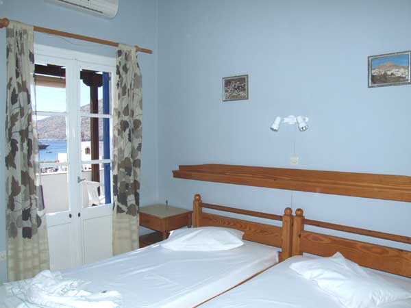 Zorbas rooms at an ideal location in Kamares