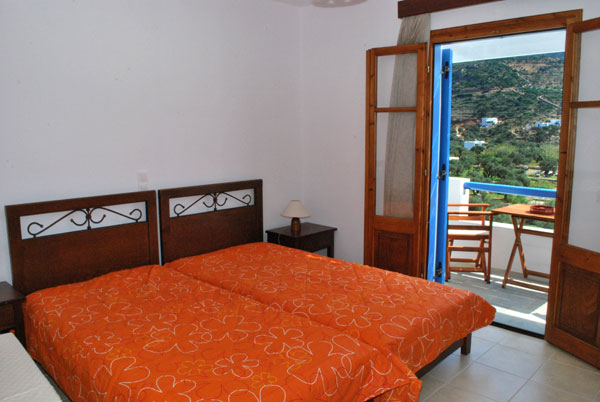 Fully equipped apartments Agnanti with sea view, at Vathi