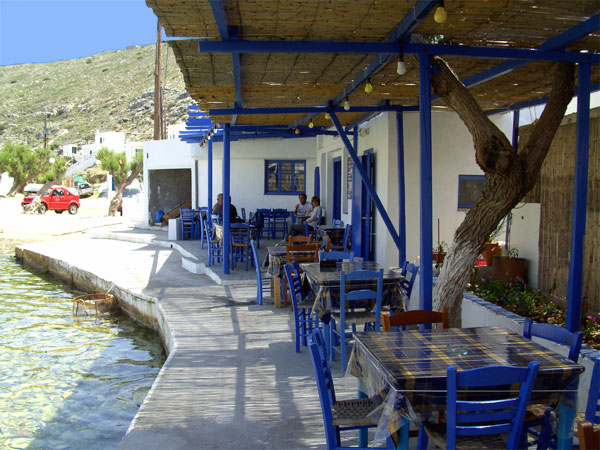 The fish tavern Cheronissos, right next to the sea