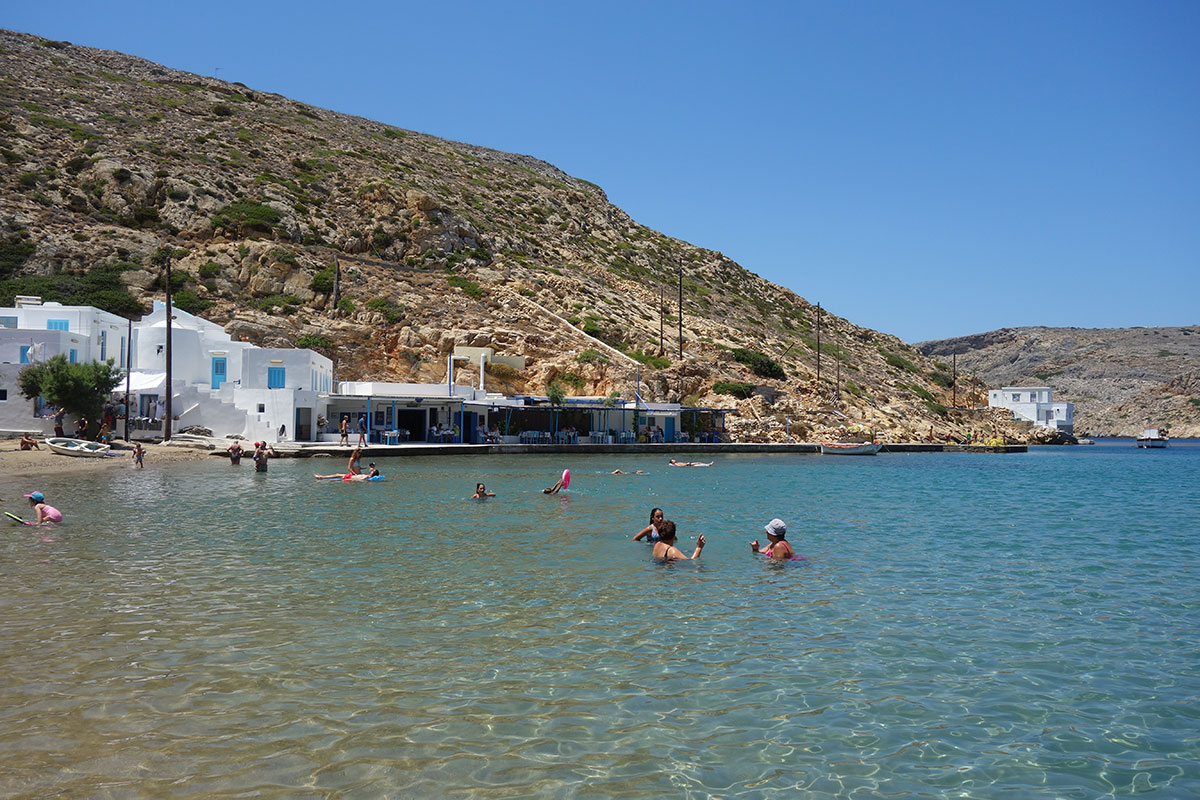 The fish tavern Cheronissos, right next to the sea