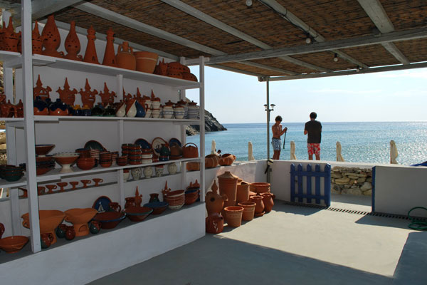 The cafe-restaurant Vroulidia, at the beach Vroulidia