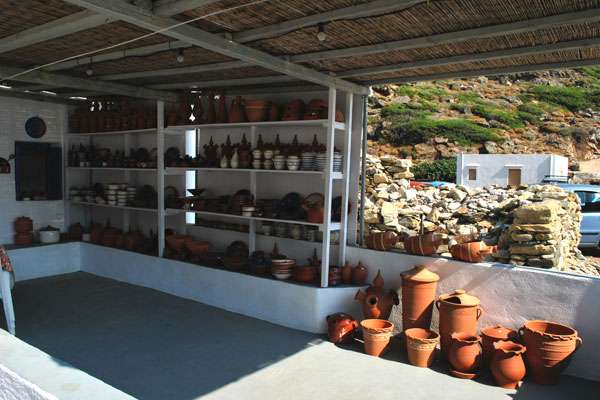 The cafe-restaurant Vroulidia, at the beach Vroulidia