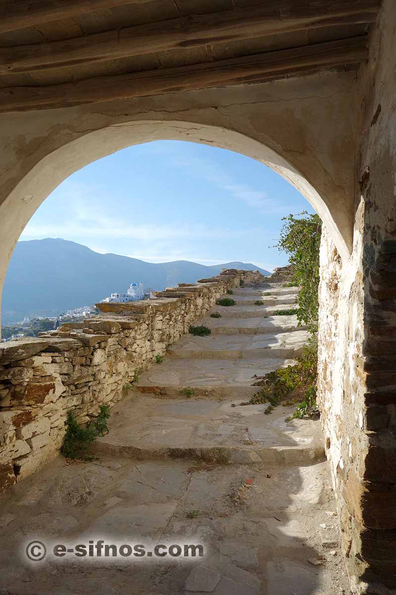 Arch with view to Pano Petali village