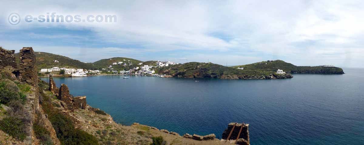 Facilities of the old mines at the path Glifo-Apokofto. At the back the village of Faros