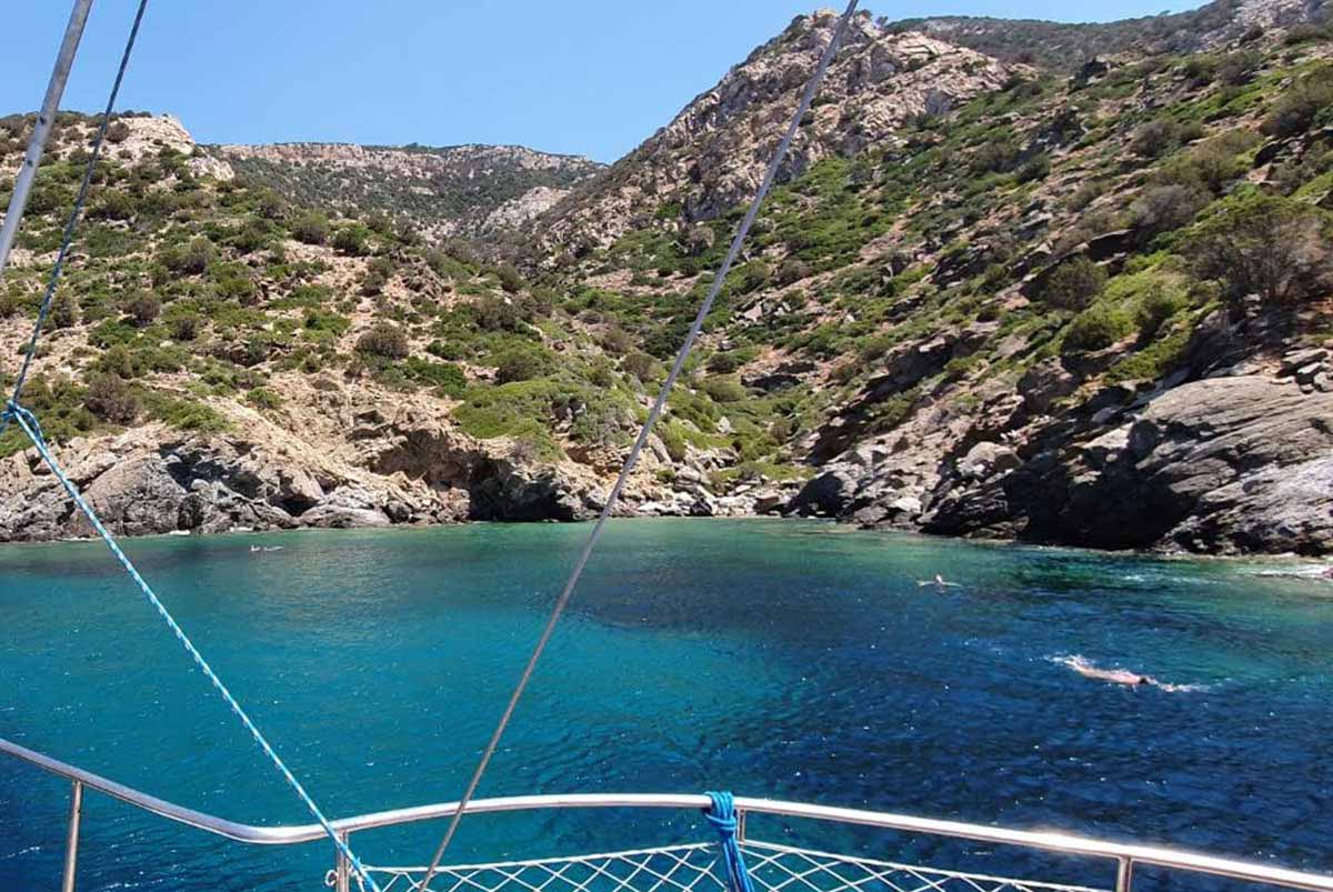 Private cruises at Sifnos and Polyegos