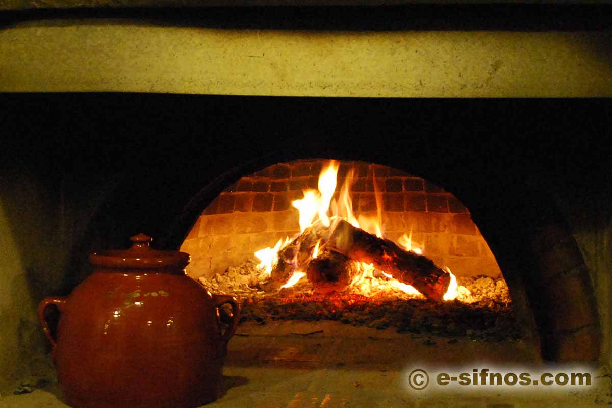 The traditional pottery pot, skepastaria, that is used for chickpea soup